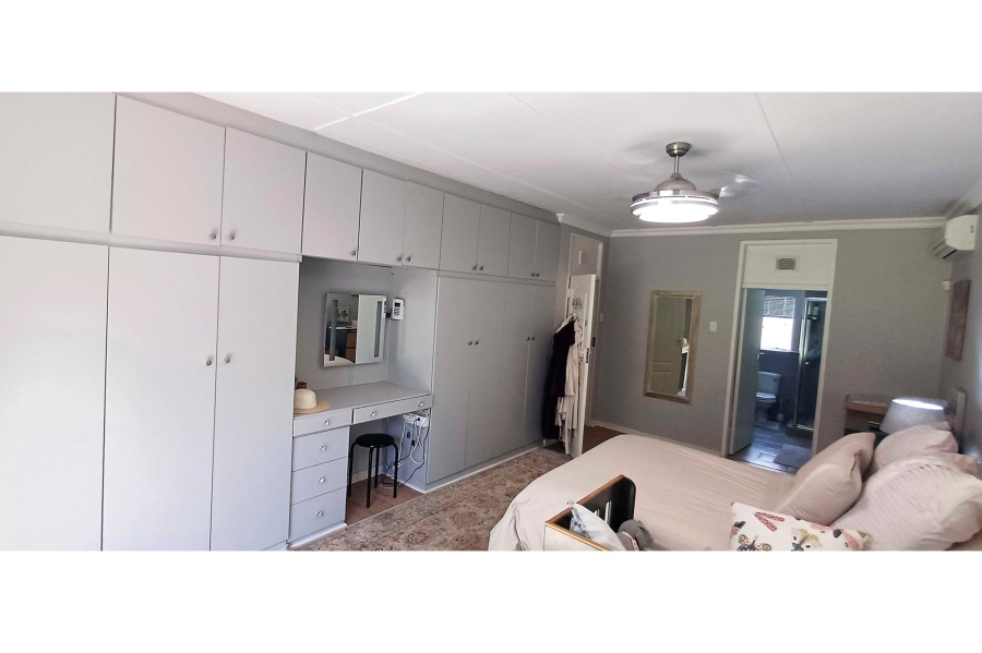 4 Bedroom Property for Sale in Jim Fouchepark Free State